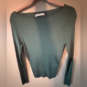 Green Long Sleeve Top